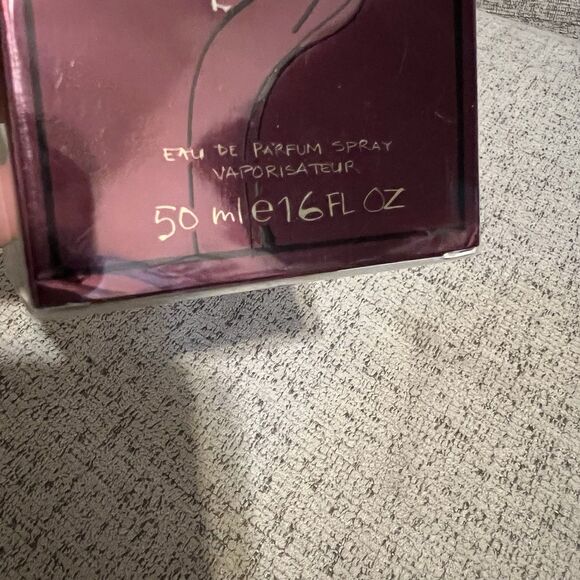 MARC JACOBS PERFECT ABSOLUTE EAU DE PARFUM SPRAY 1.6 Oz / 50 ml - Picture 4 of 4